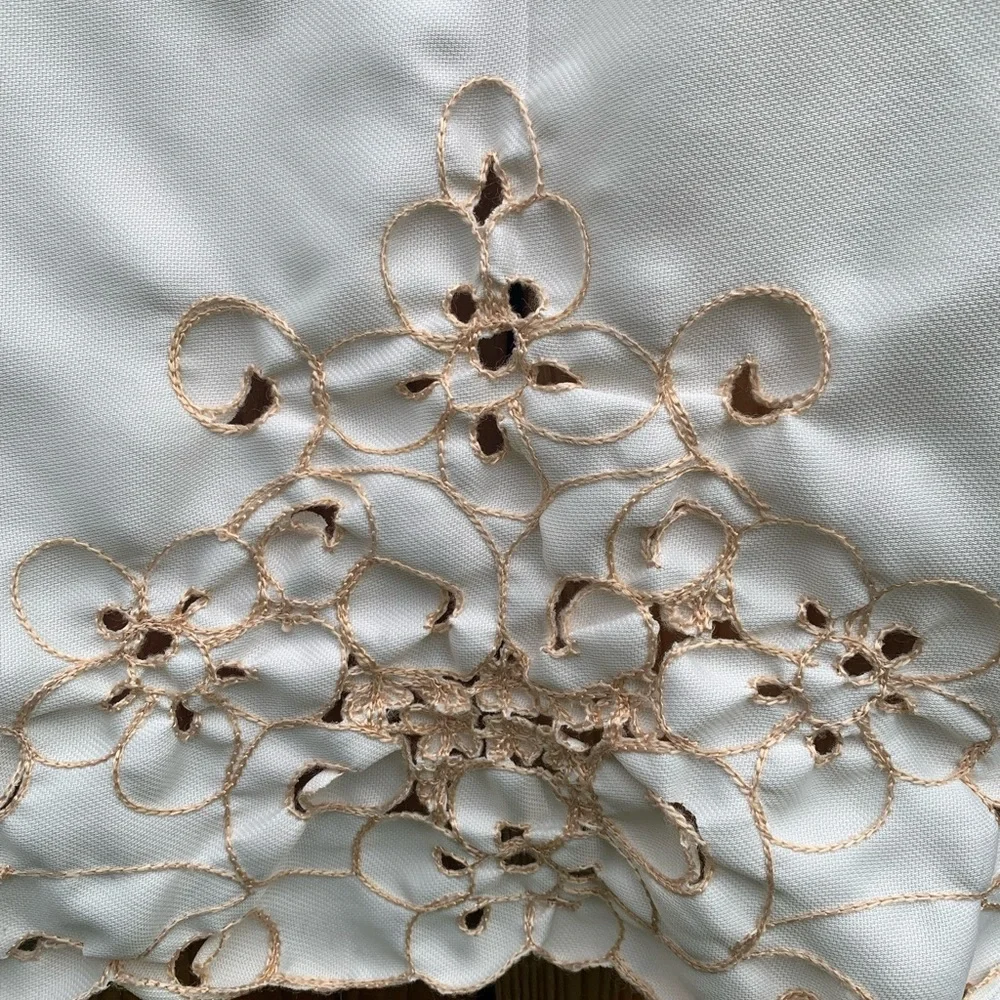 Vintage Embroidered Round Table Cloth 48” Biege